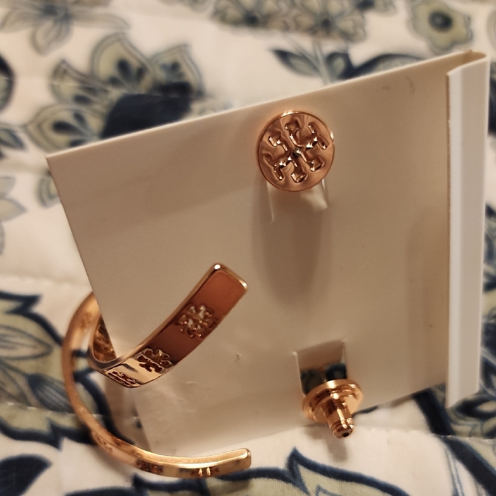 Tory Burch Rose Gold Patterned Hoop Earrings - Picture 4 of 4